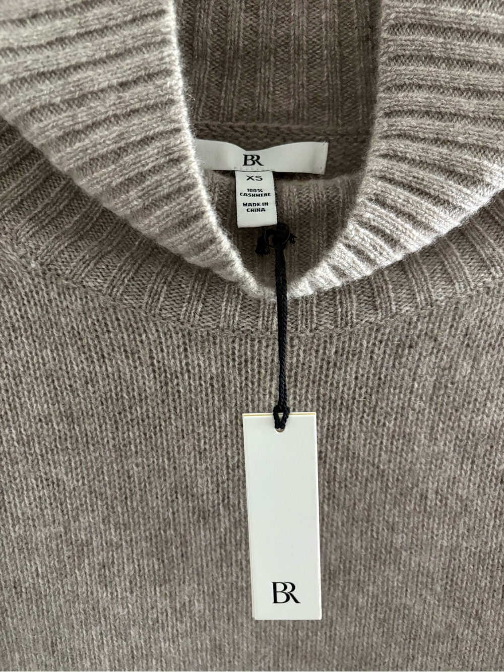 Banana Republic 100% Cashmere Taupe Mock Neck Sweater NWT - Picture 2 of 9
